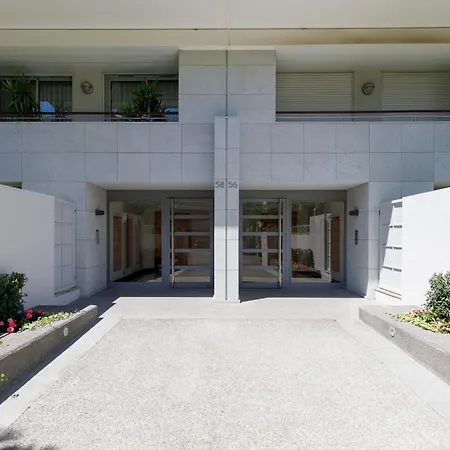 Cristal Croisette Yourhosthelper Канны