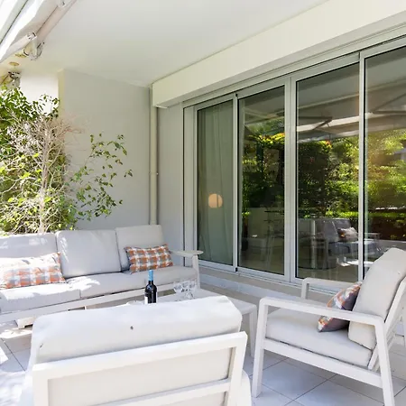 Cristal Croisette Yourhosthelper Канны