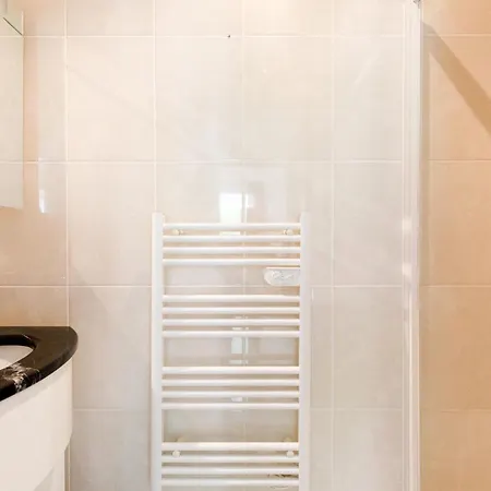 Cristal Croisette Yourhosthelper *